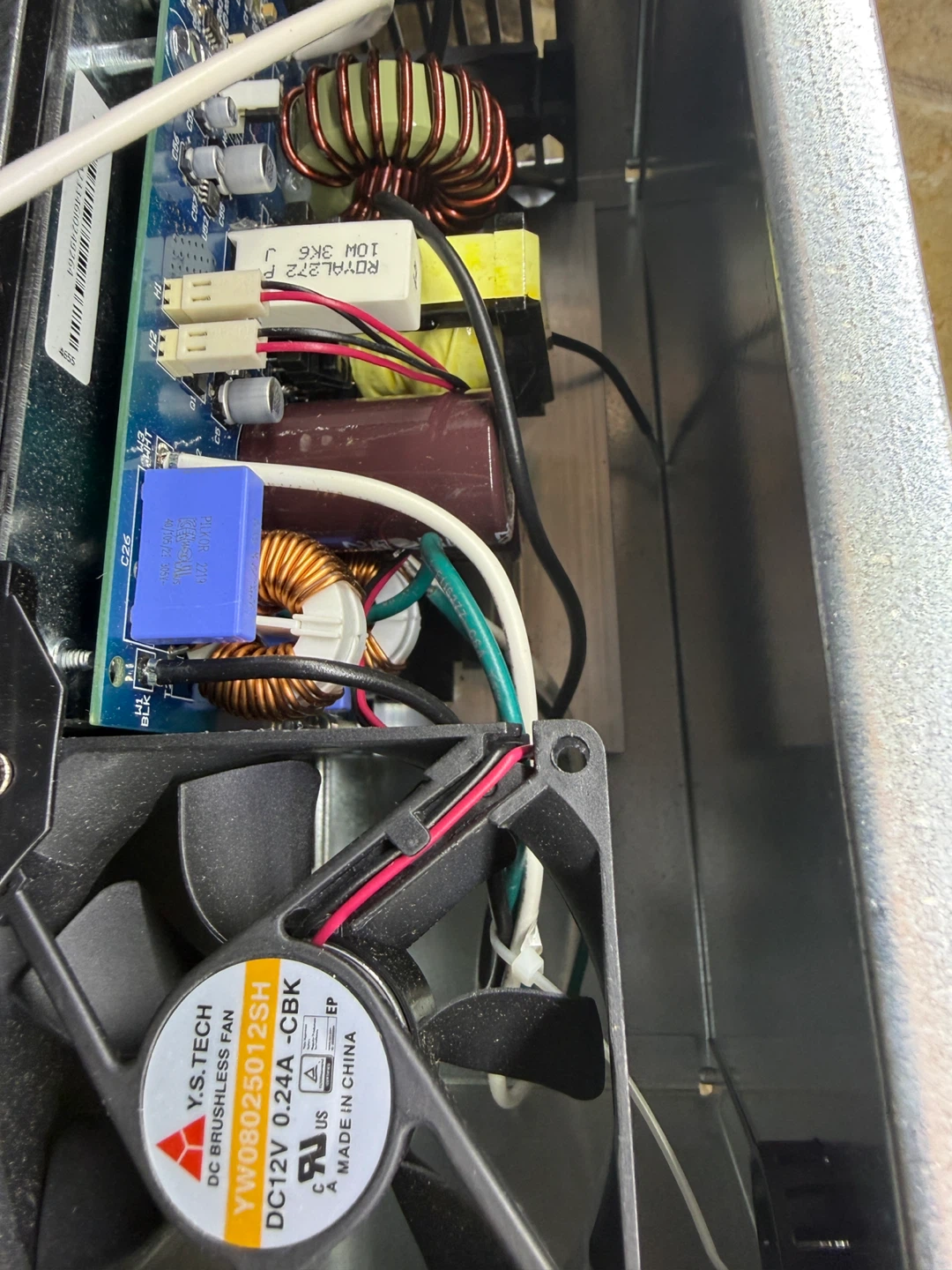 Progressive Dynamics 4600 Series RV Converter/Charger - photo 4