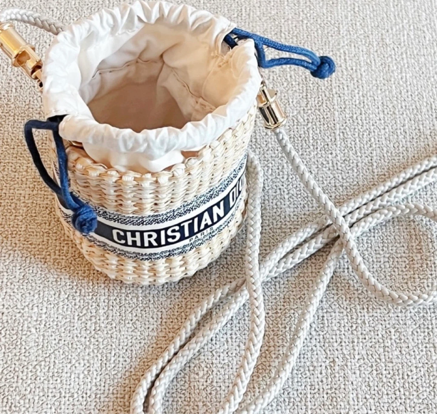 Christian Dior Cosmetic Straw Bucket Bag - photo 3