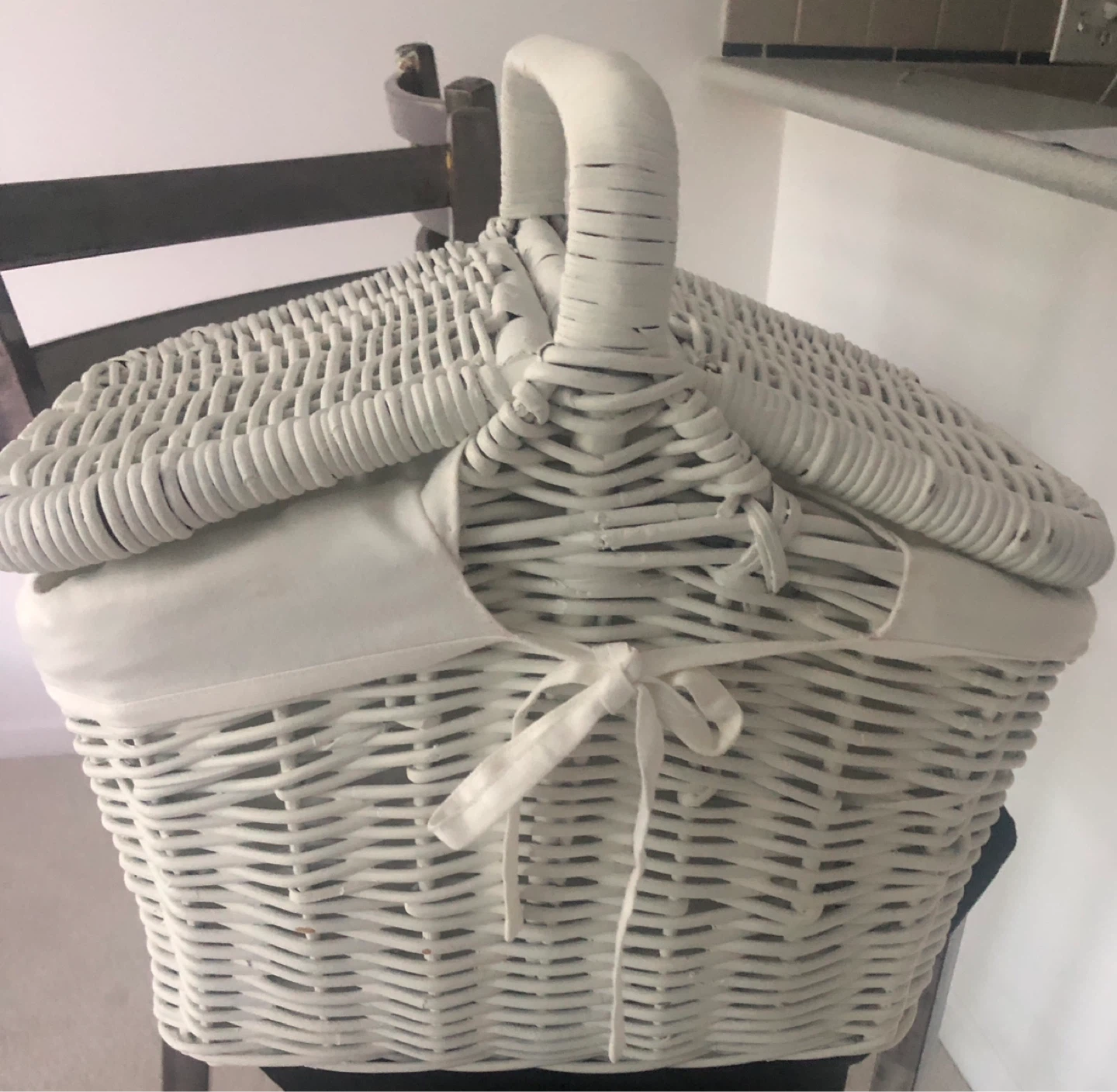 Large picnic basket- White