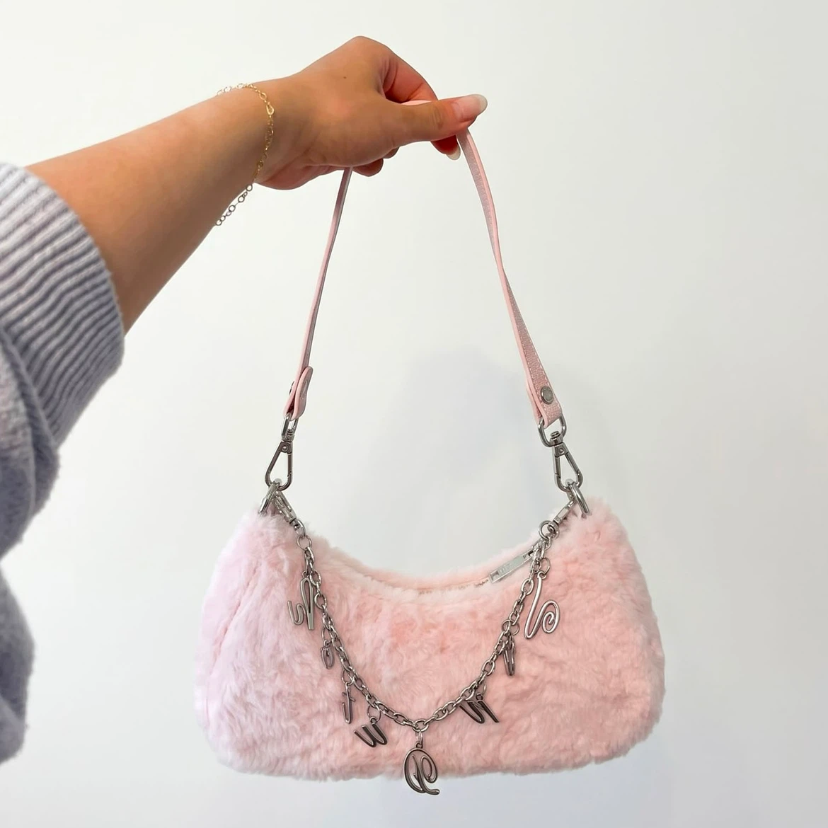 Brand New Von Dutch Pink Furry Shoulder Bag - Y2K - photo 2