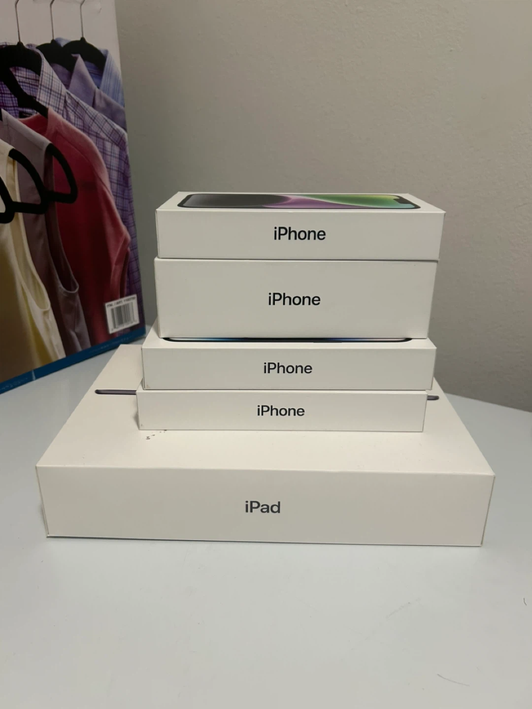 Apple IPhones and IPad boxes