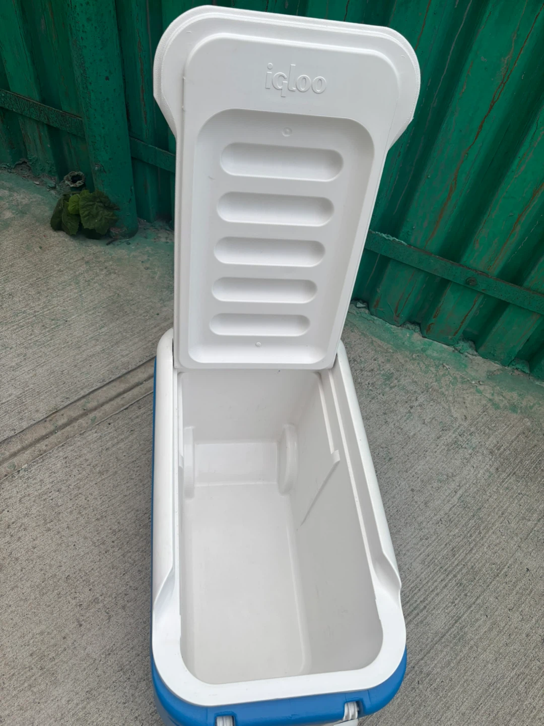 Igloo Cooler with Wheels - photo 2