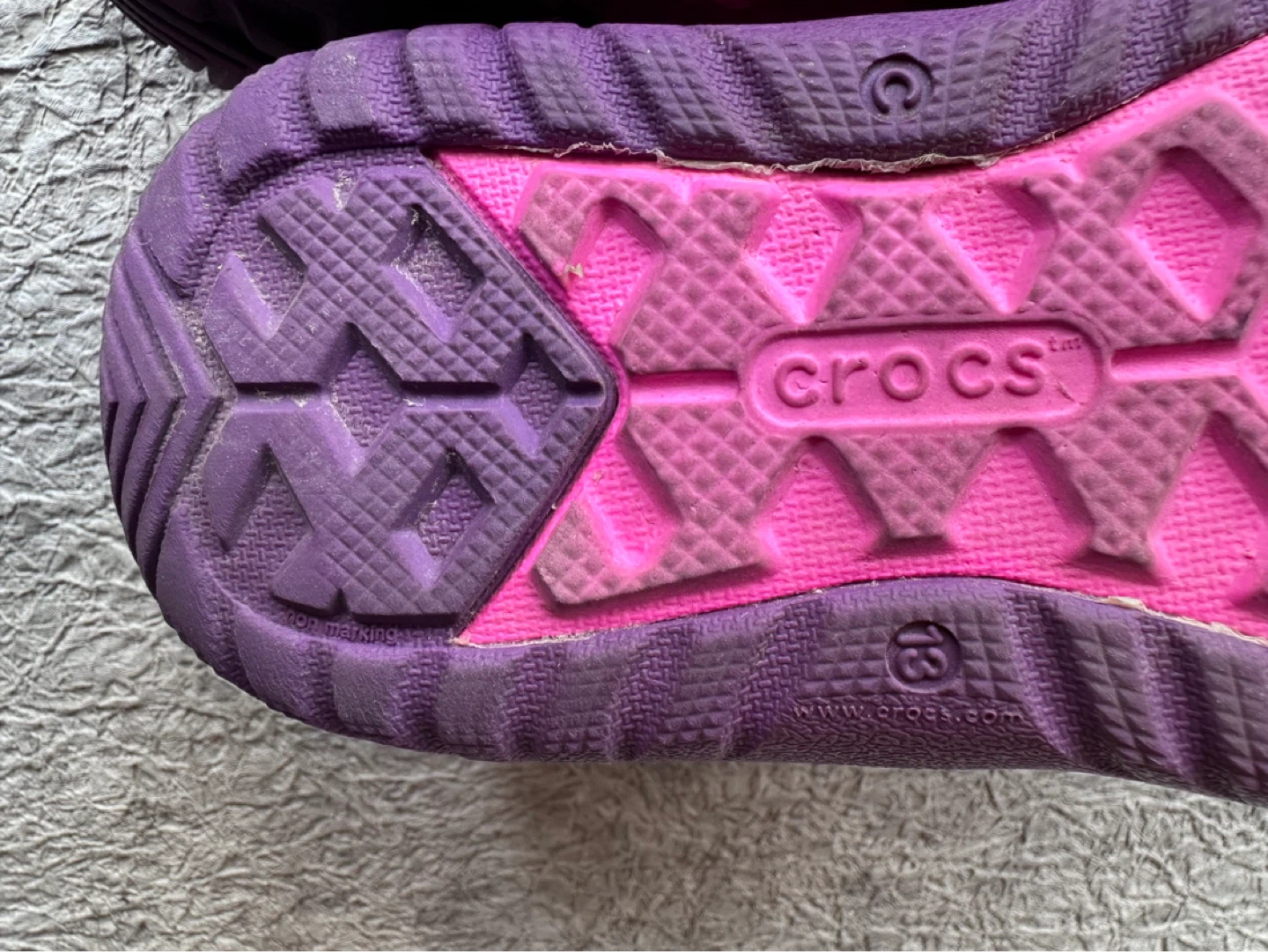 Pink Crocs Kids  Shoes size 13 - photo 4