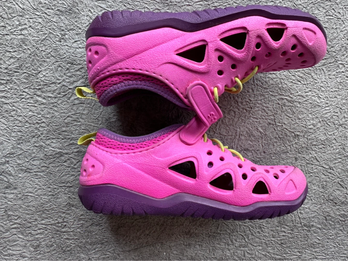 Pink Crocs Kids  Shoes size 13 - photo 5