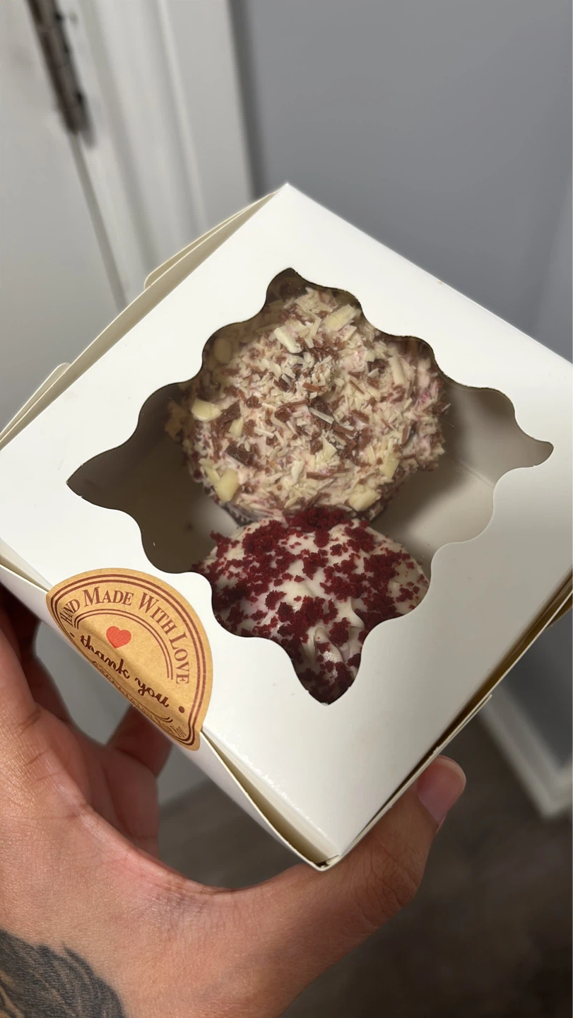 2 Homemade Truffles - Red Velvet & White Chocolate ⚽️