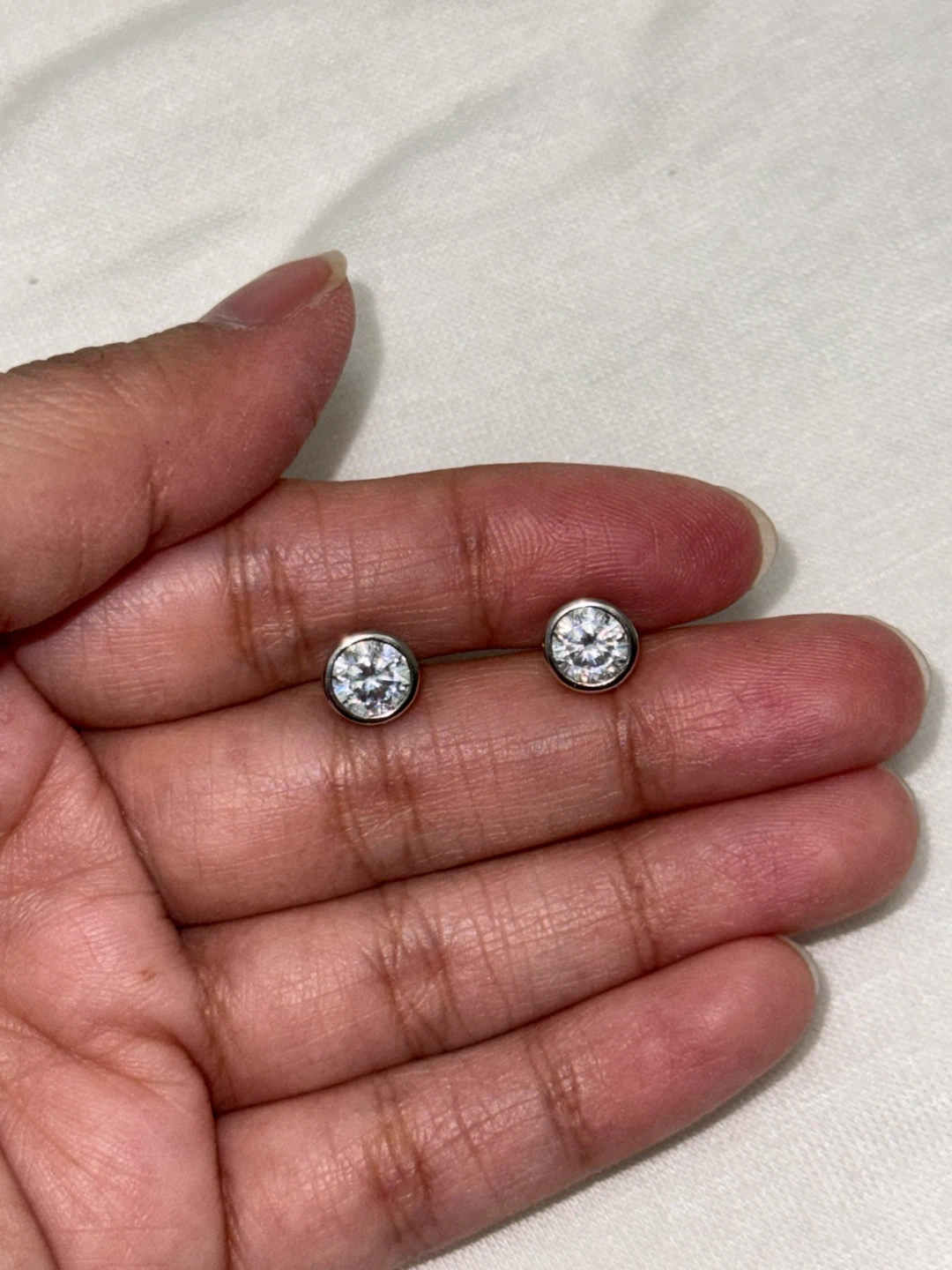 Silver stud earrings for men high grade zirconia clear stones
