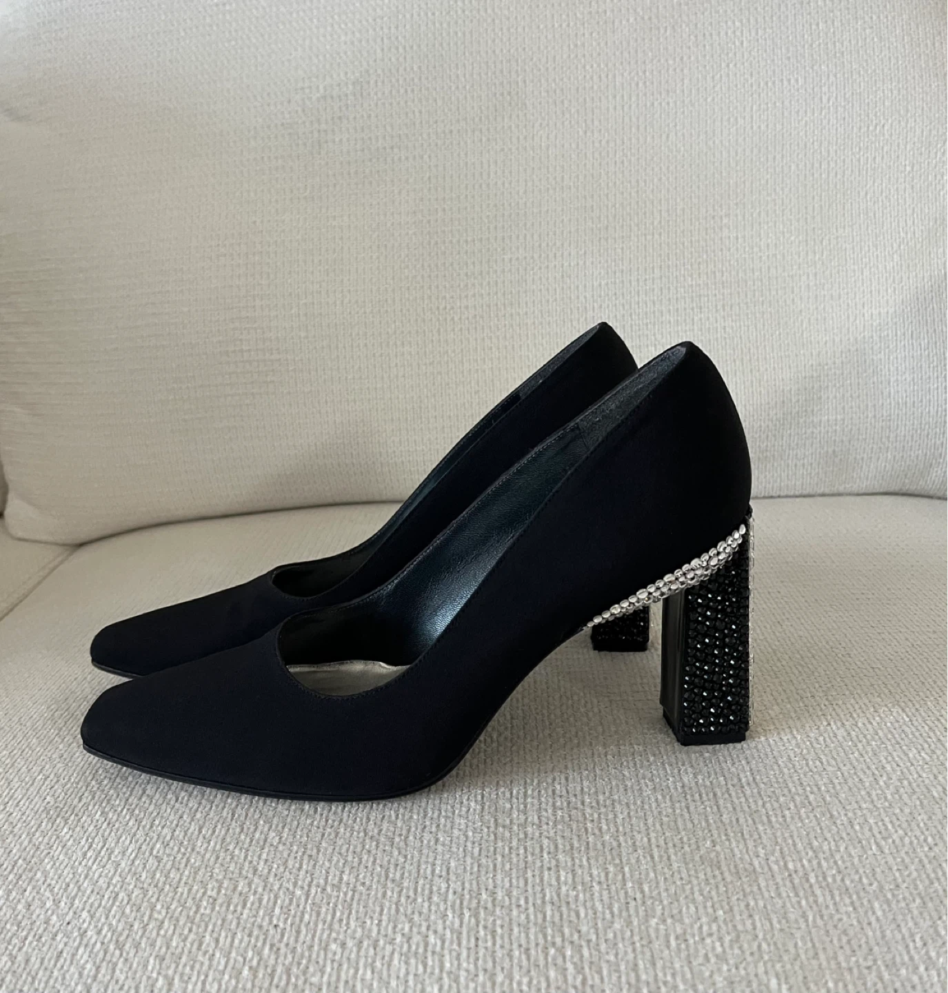 Stuart Weitzman Black Embellished Heels Size 8.5 - photo 4
