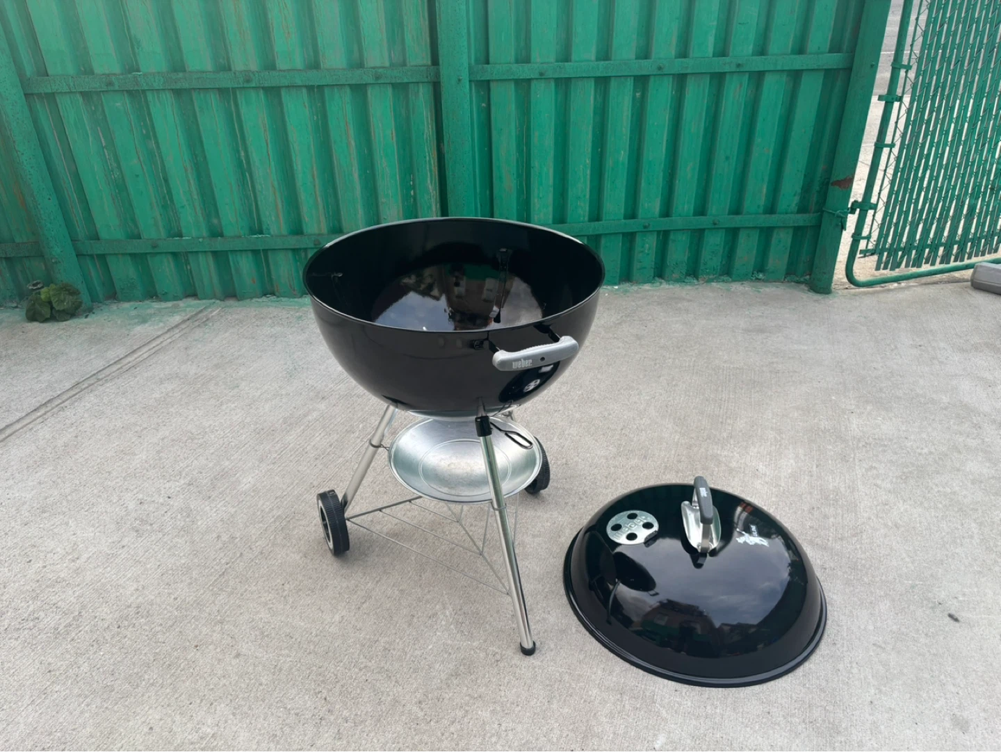 Weber Kettle Grill - photo 2