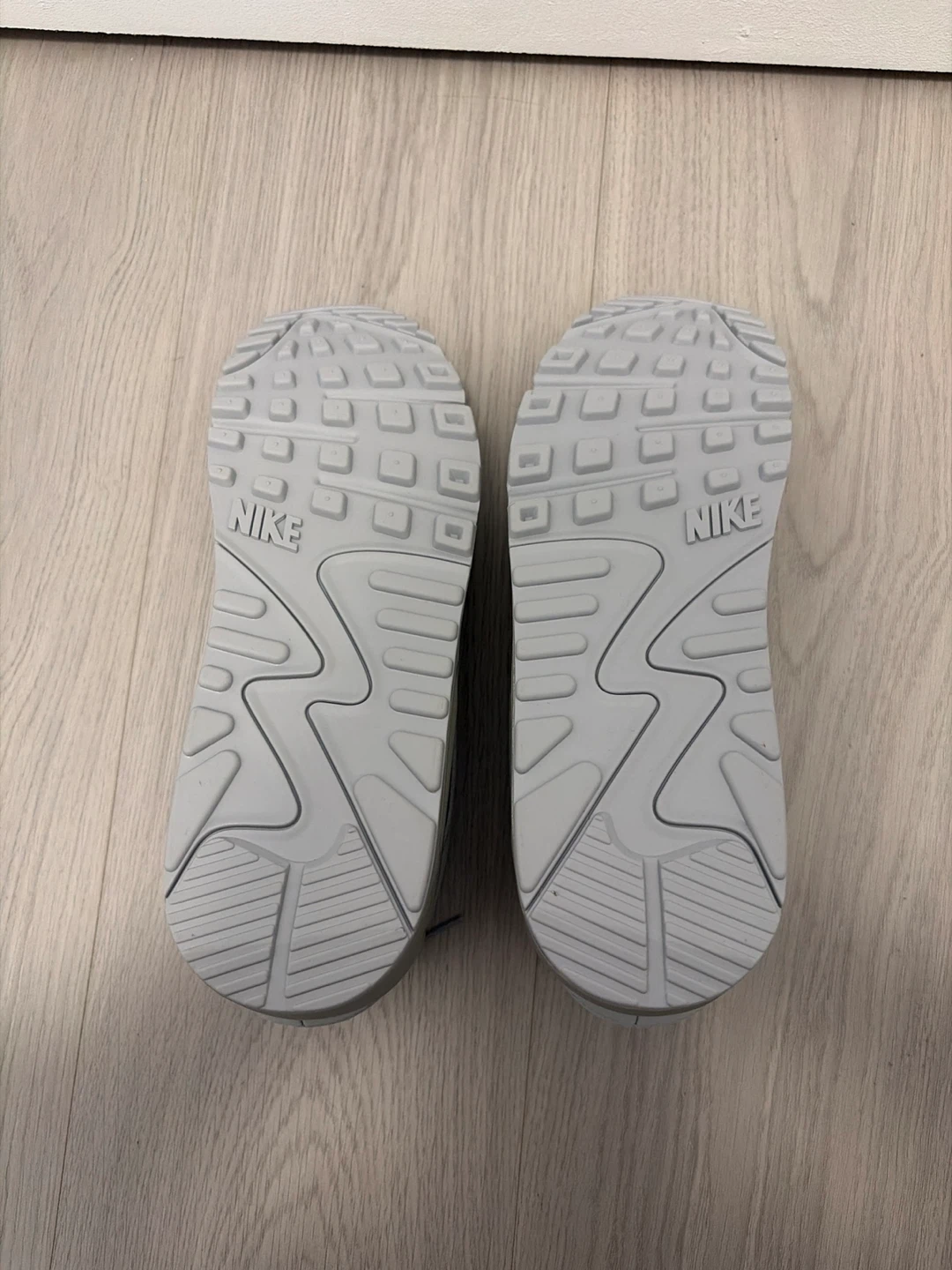 Nike Air Max 90 Grey Sneakers BRAND NEW - photo 3