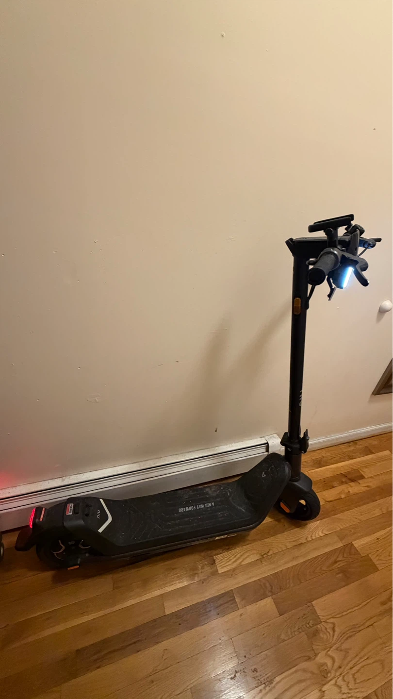 NIU KQi3 Pro Electric Scooter - photo 2