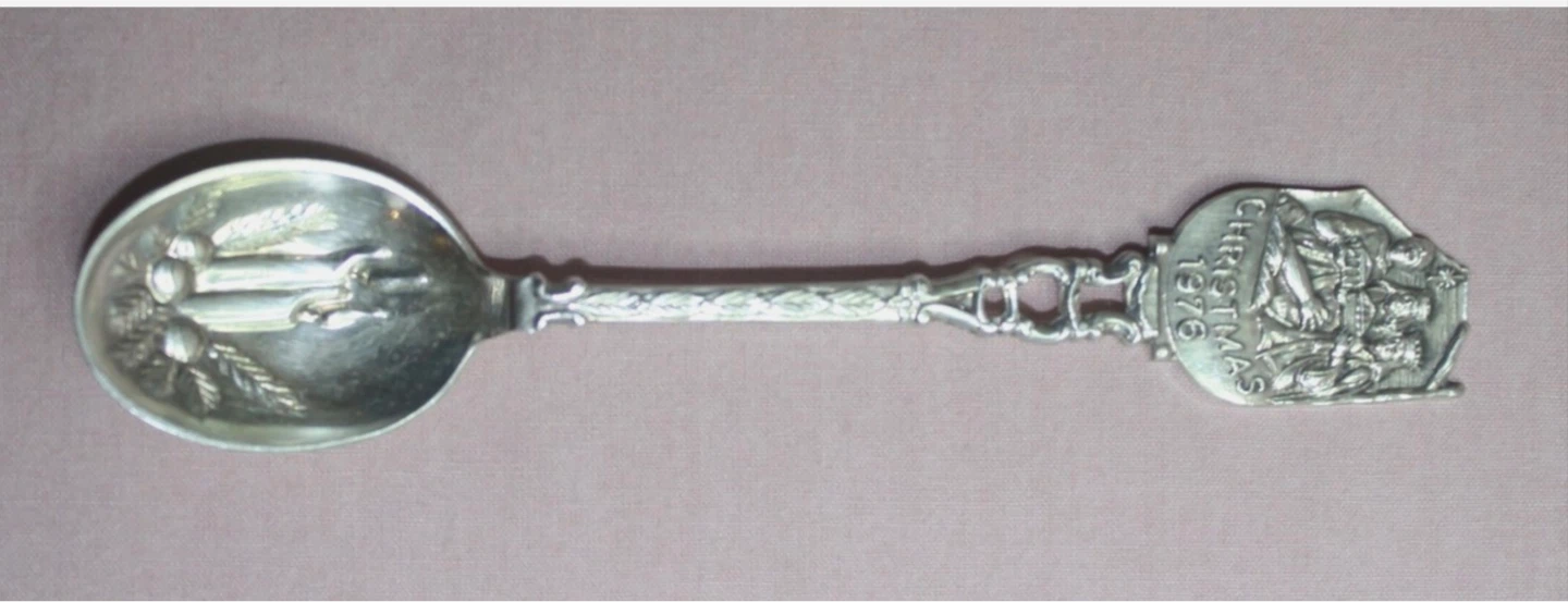 CHRISTMAS 1976 SOUVENIR SPOON