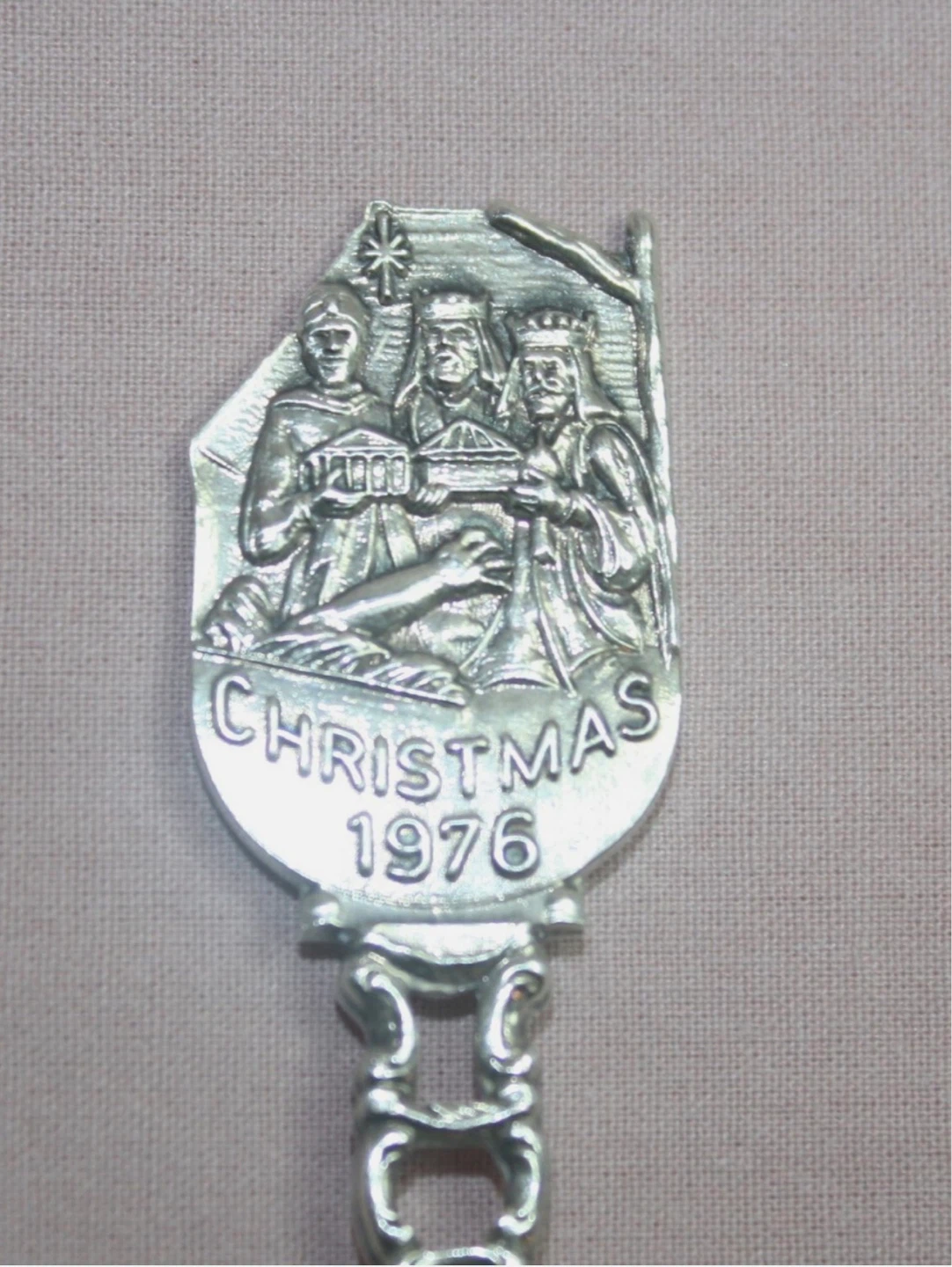 CHRISTMAS 1976 SOUVENIR SPOON - photo 2
