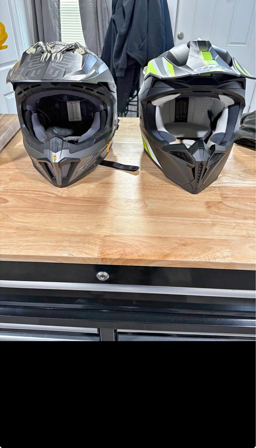 ⚽️2 Dirt Bike Helmets