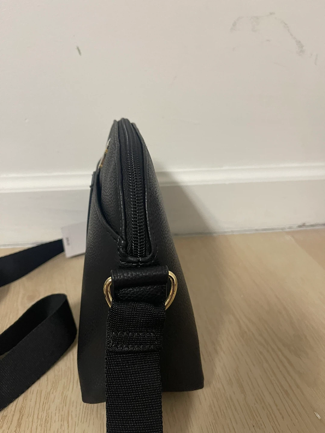 Tommy Hilfiger Black Leather Crossbody Bag - photo 4