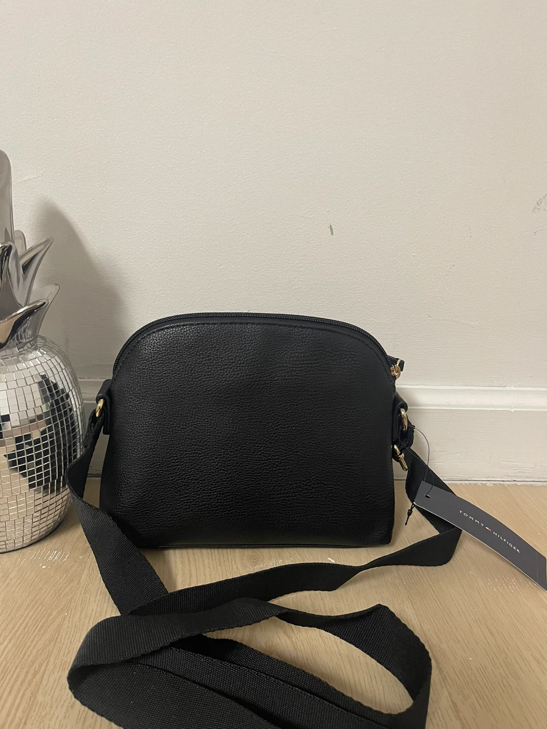 Tommy Hilfiger Black Leather Crossbody Bag - photo 2