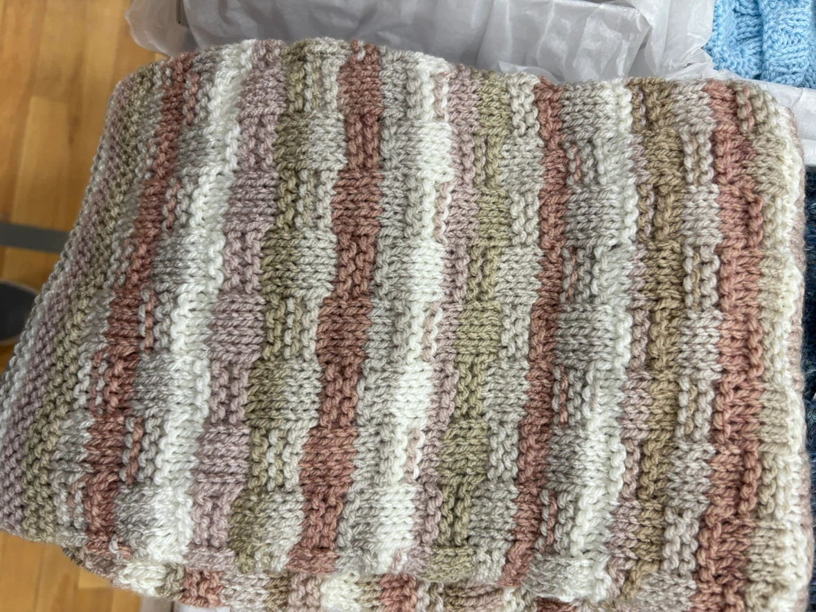 Handmade Knitted Blanket - photo 3