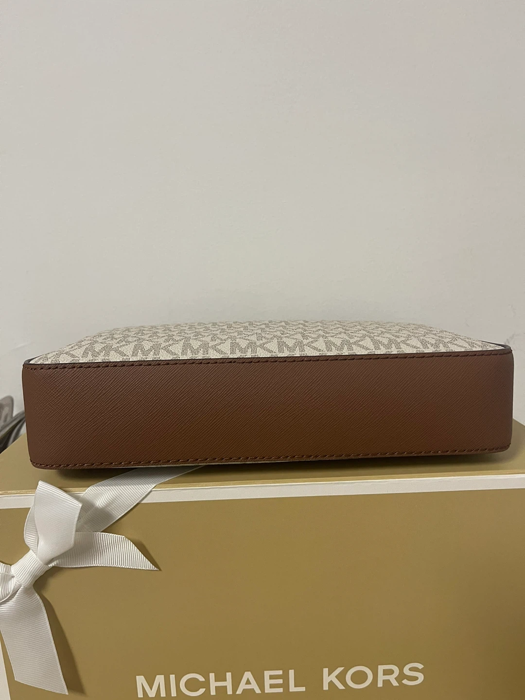 Michael Kors Jet Set Item LG Crossbody Vanilla - photo 3