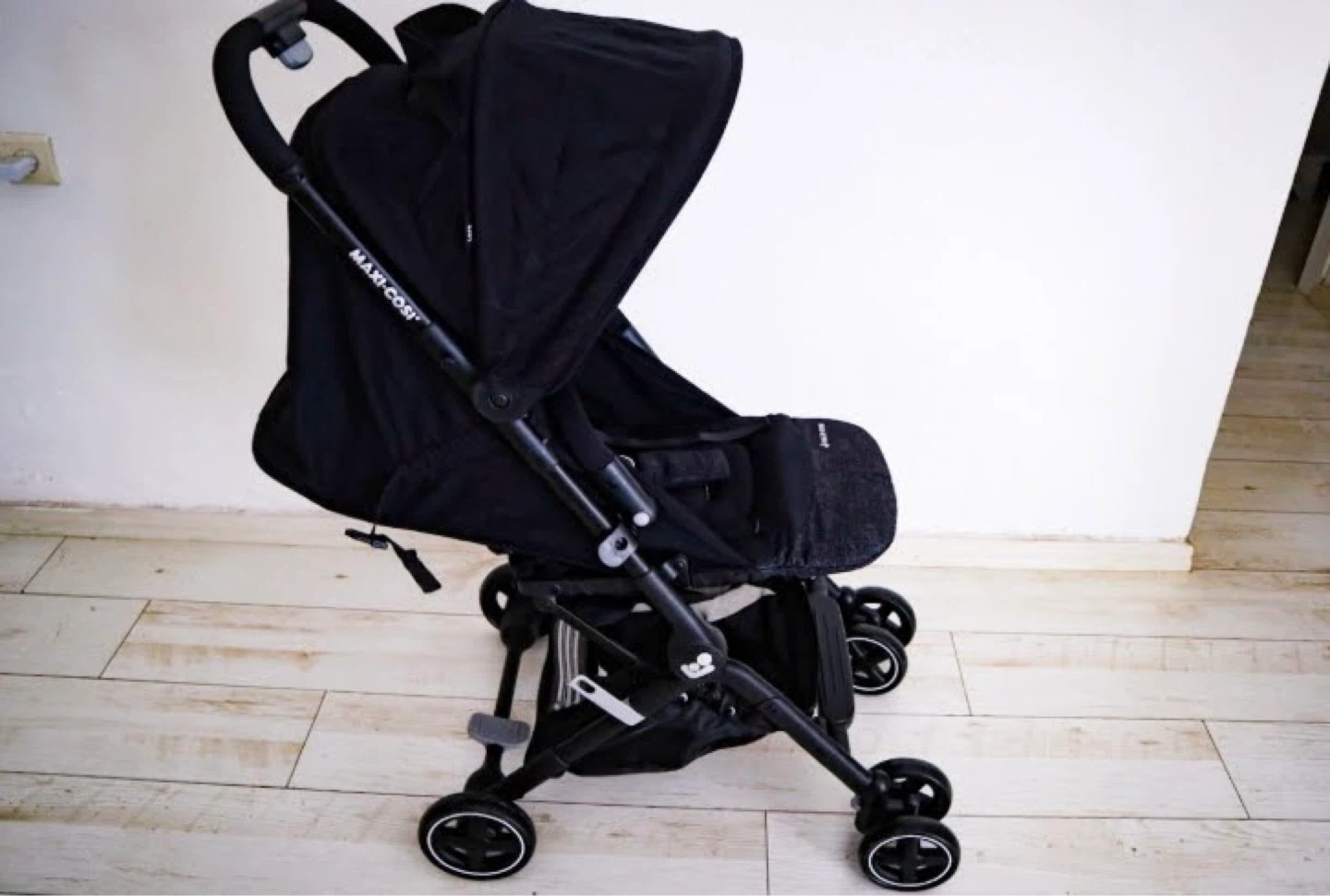 Maxi-Cosi Lara Ultra Compact Stroller - Black - photo 2
