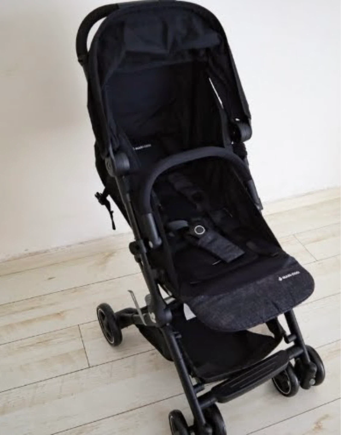 Maxi-Cosi Lara Ultra Compact Stroller - Black