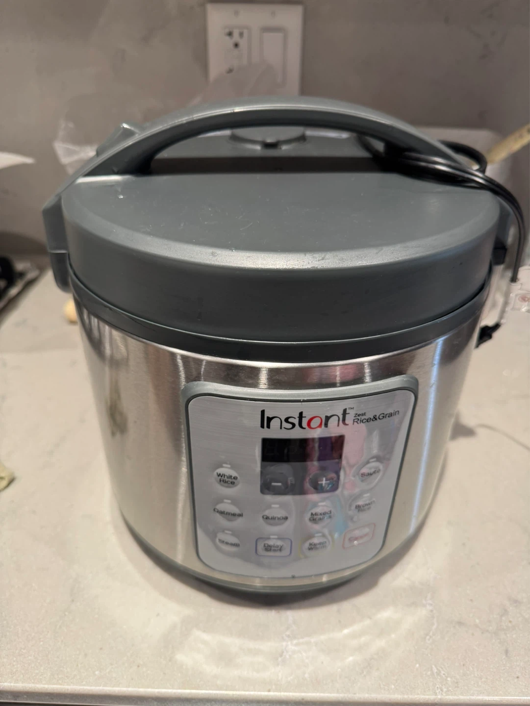 Moving sales- must go instant pot  20C