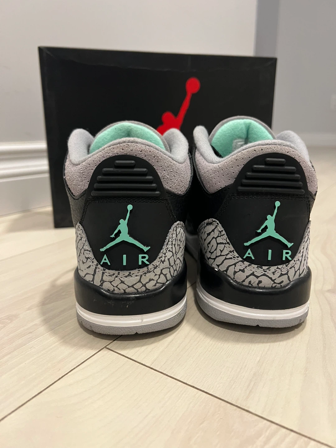 Air Jordan 3 Retro (GS) Black Green Glow - photo 5