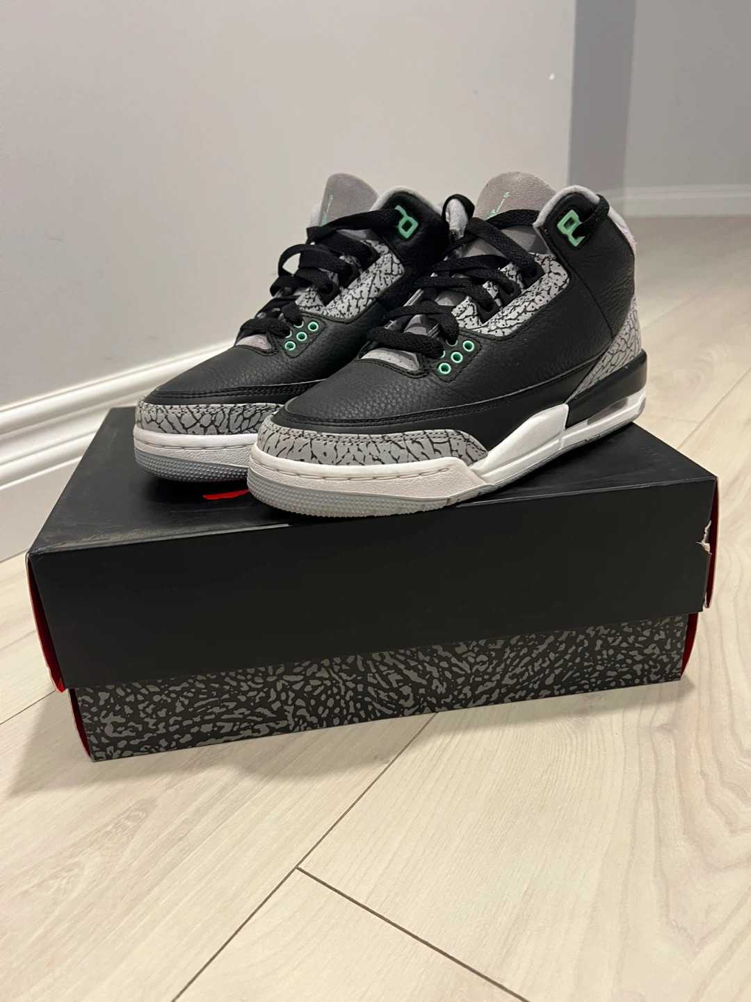 Air Jordan 3 Retro (GS) Black Green Glow