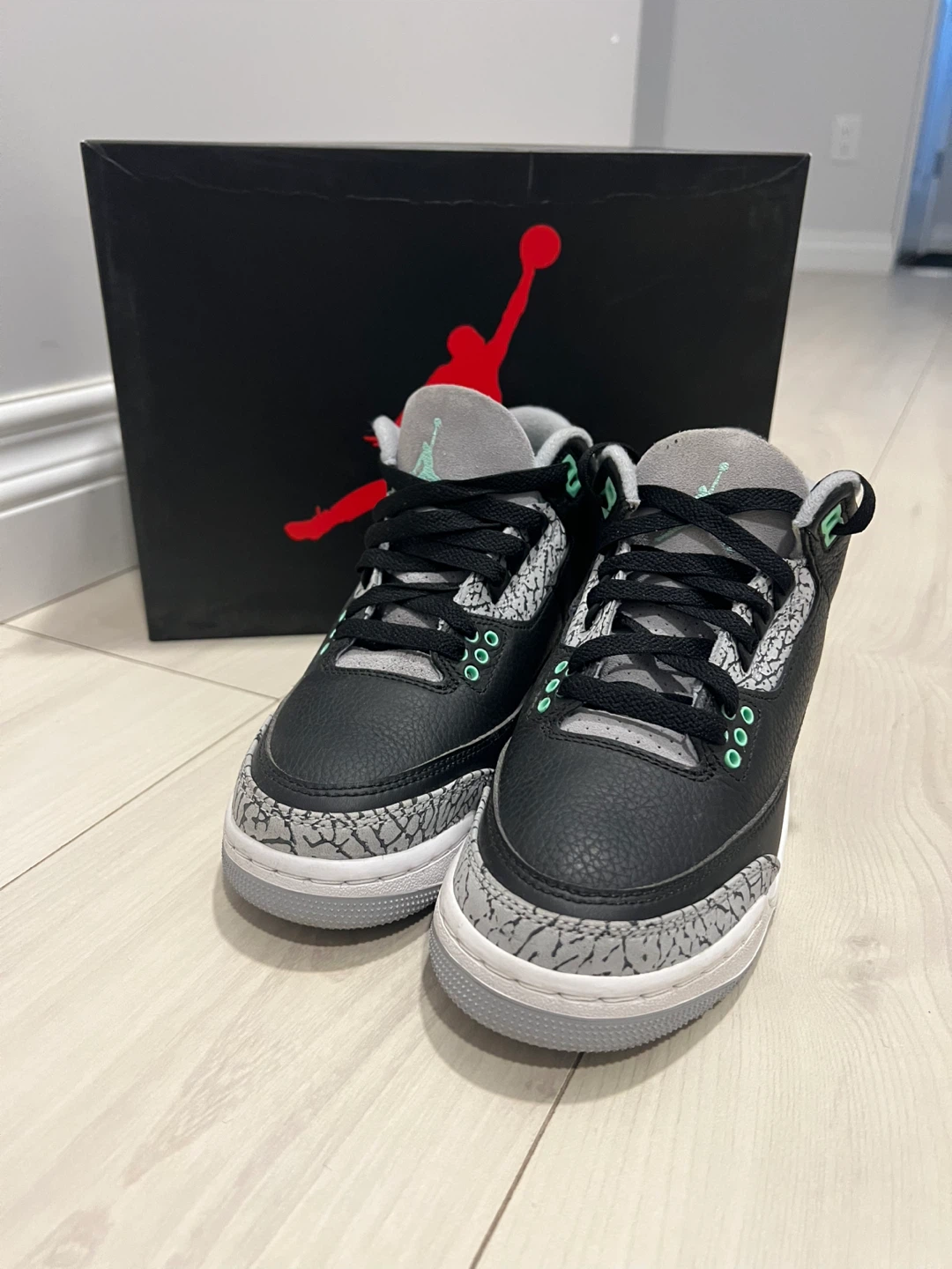 Air Jordan 3 Retro (GS) Black Green Glow - photo 4