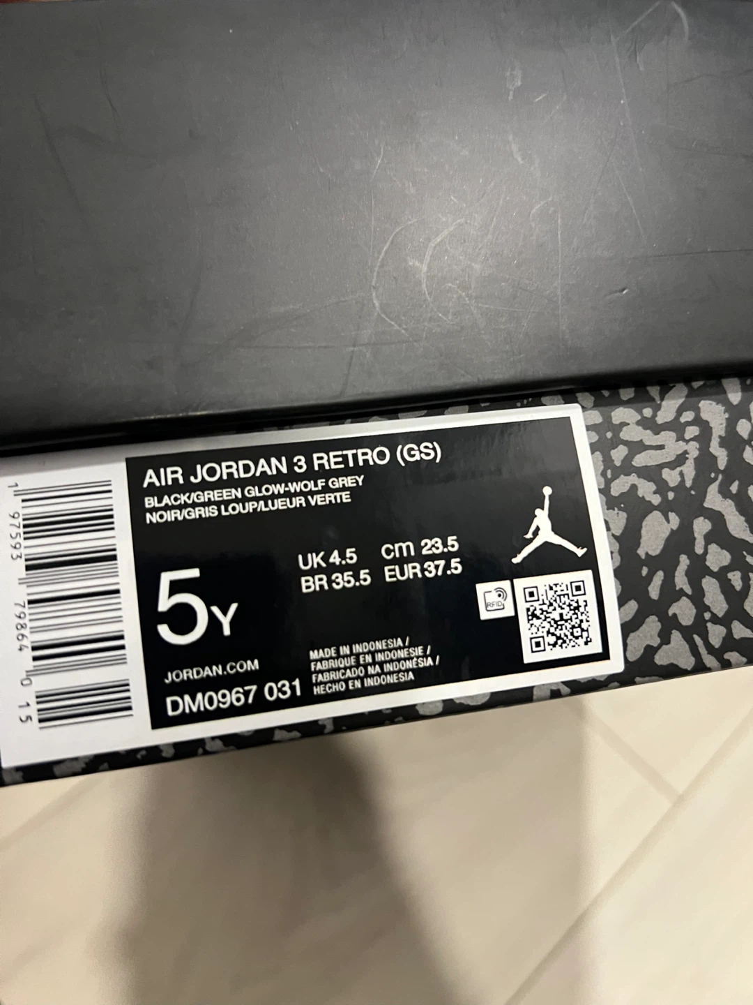 Air Jordan 3 Retro (GS) Black Green Glow - photo 2