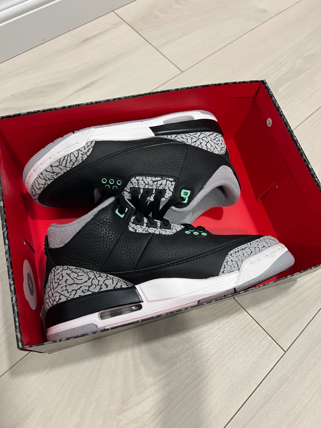 Air Jordan 3 Retro (GS) Black Green Glow - photo 3