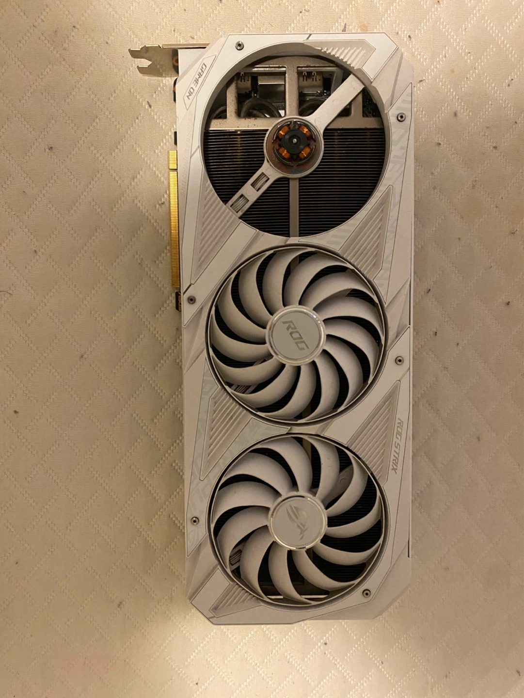 NEED GONE* 3070 Rog Strix White | Missing fan - photo 3