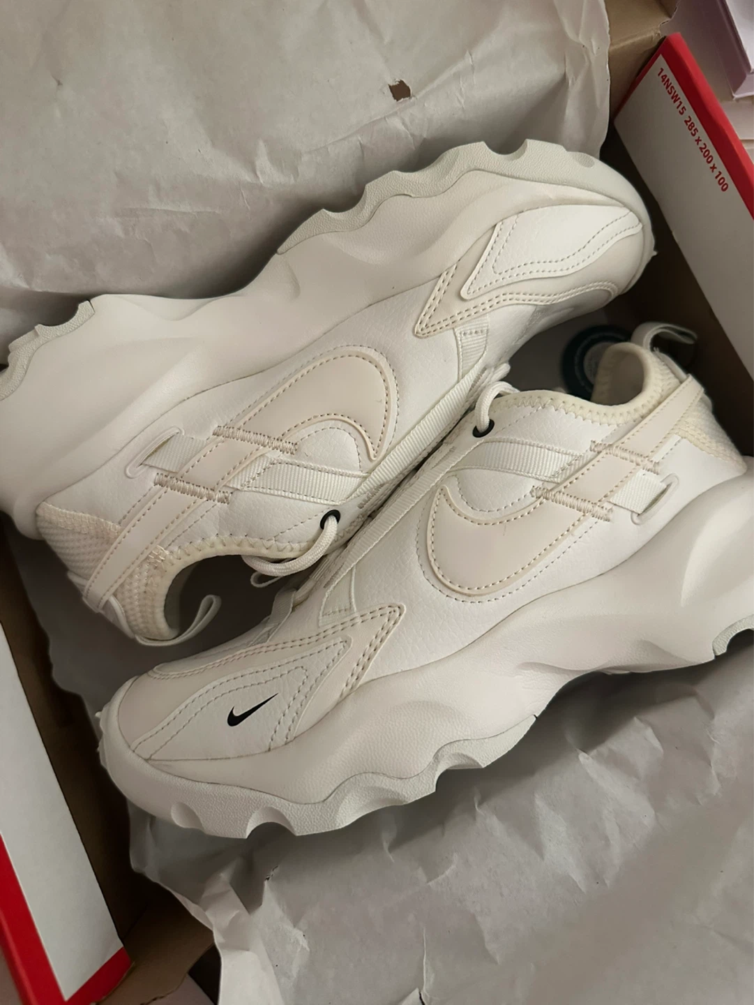 Nike Women's TC 7900 Sneakers