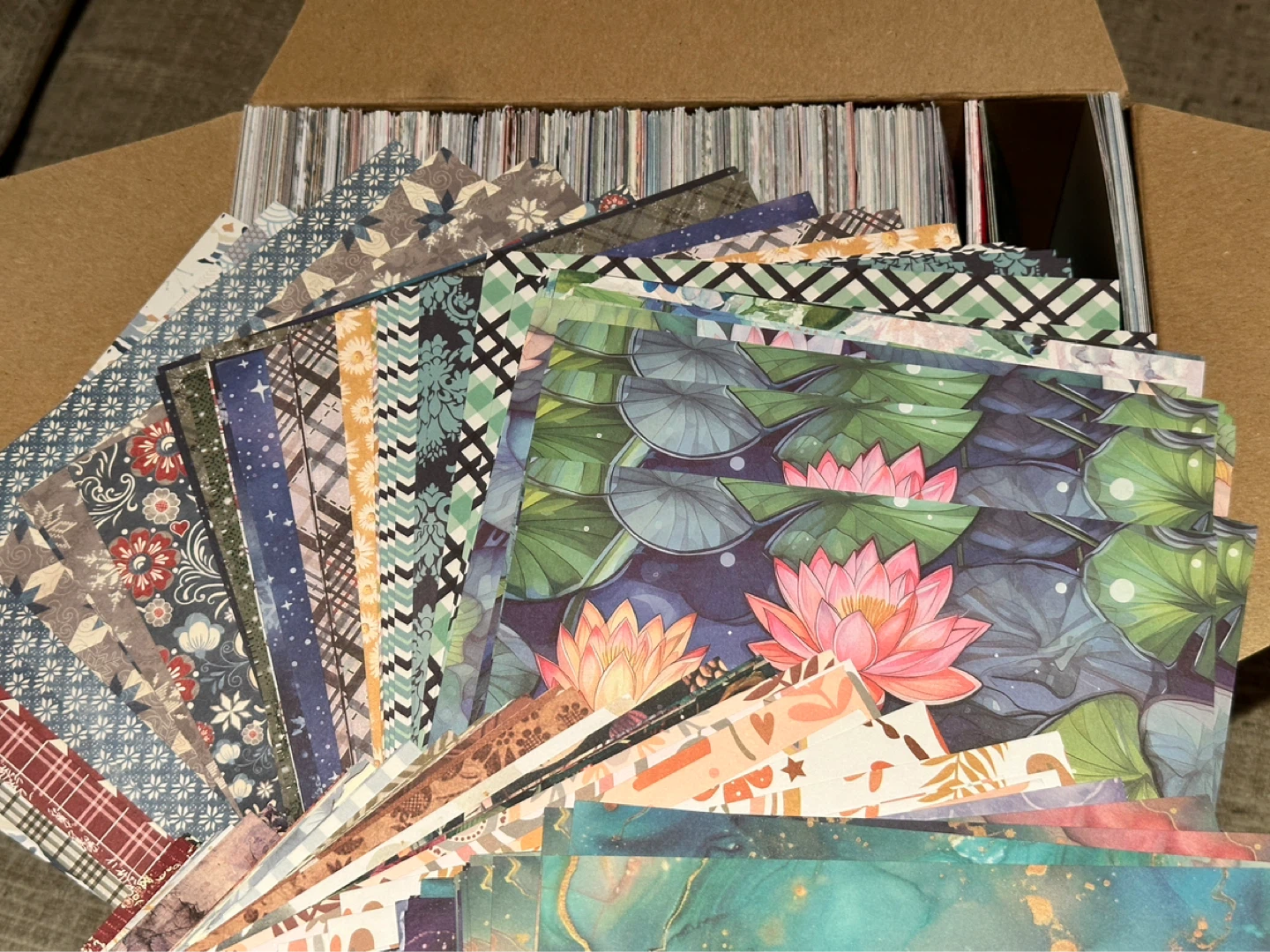 🆕 Scrapbooking Paper Lot x2000 - photo 2