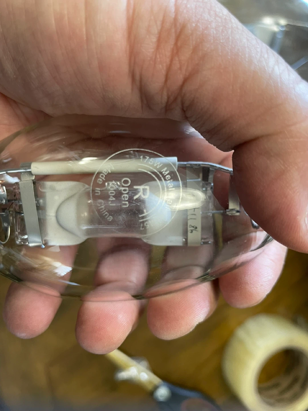 GE Multi-Vapor Metal Halide Light Bulb R40 MVR400/U - photo 4
