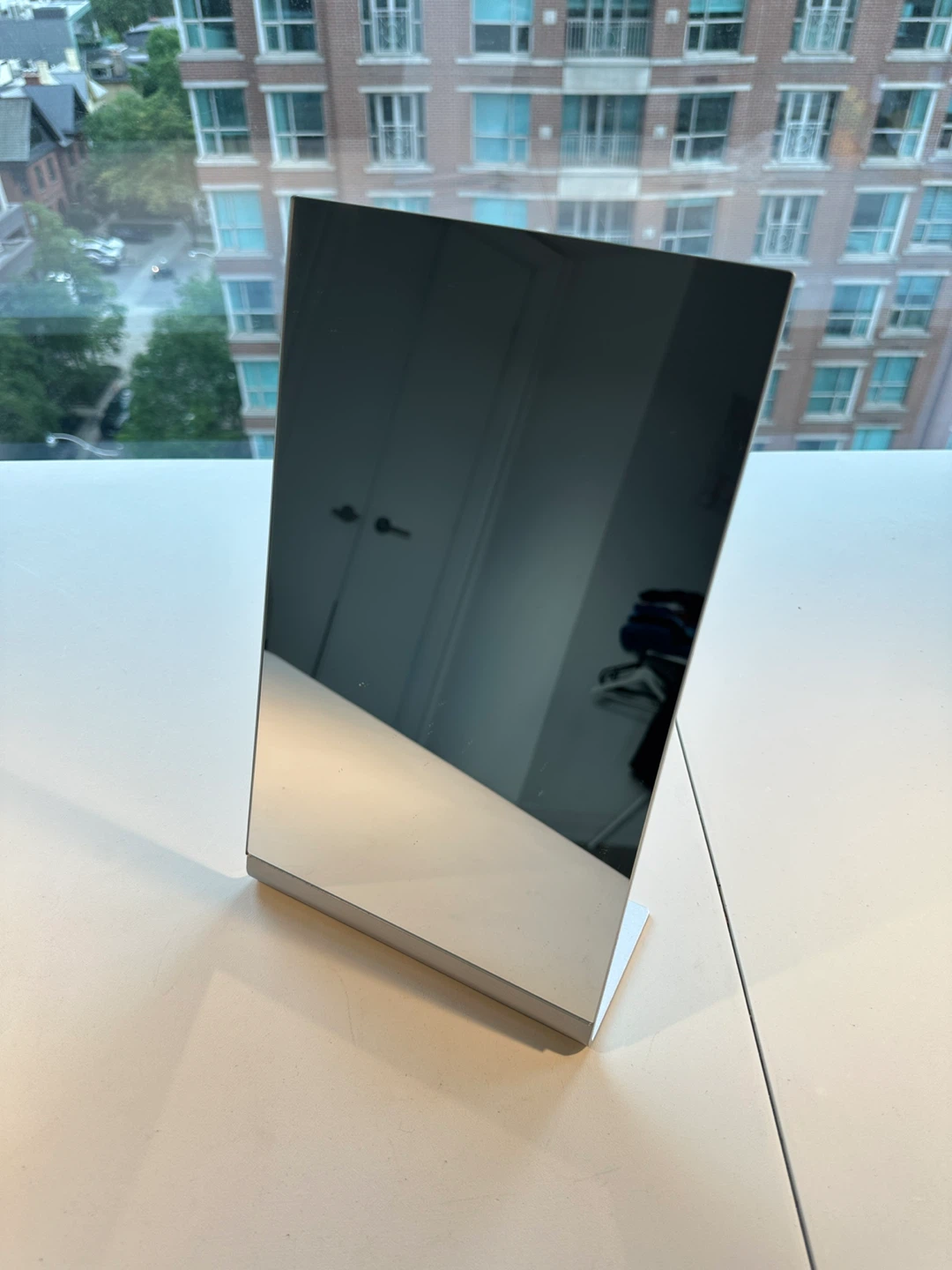 NEZZOE Modern Makeup Mirror
