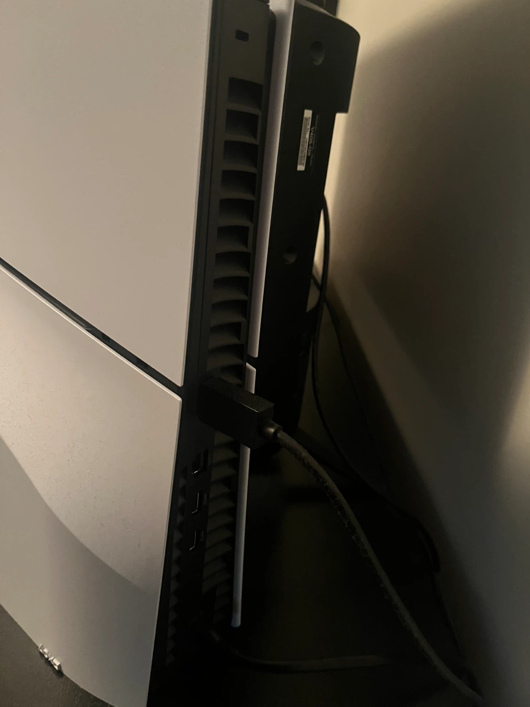 PlayStation 5 Slim 1TB  Excellent Condition $500 - photo 3