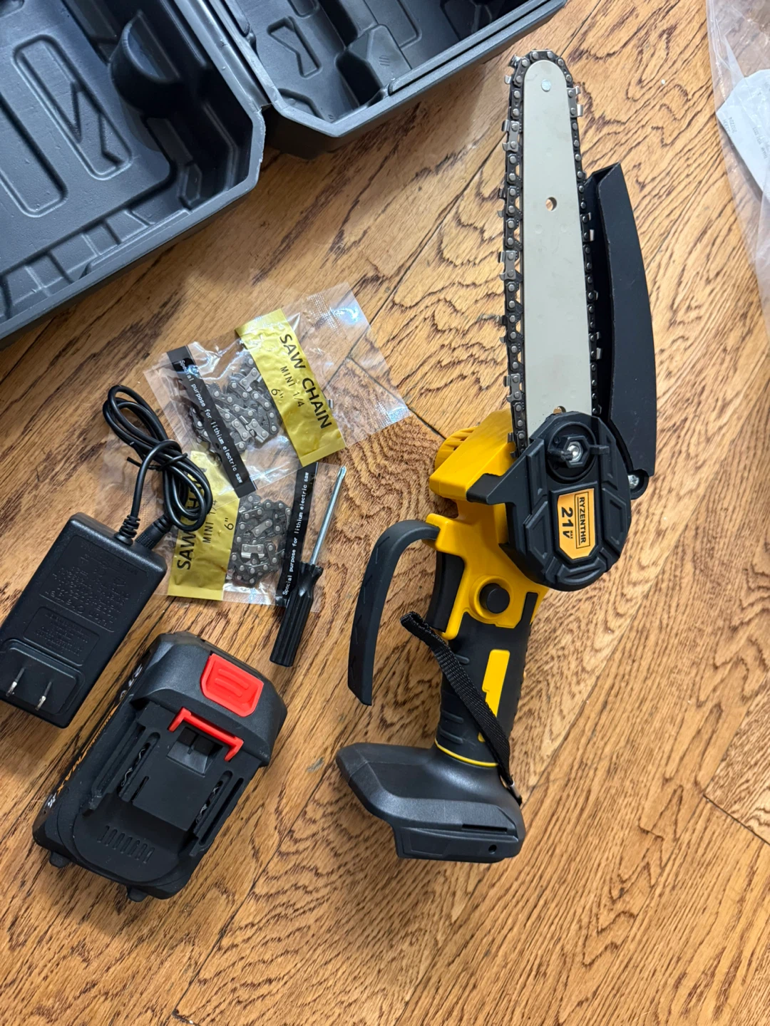 RYZENTHR 21V Mini Chainsaw with Case and Accessories