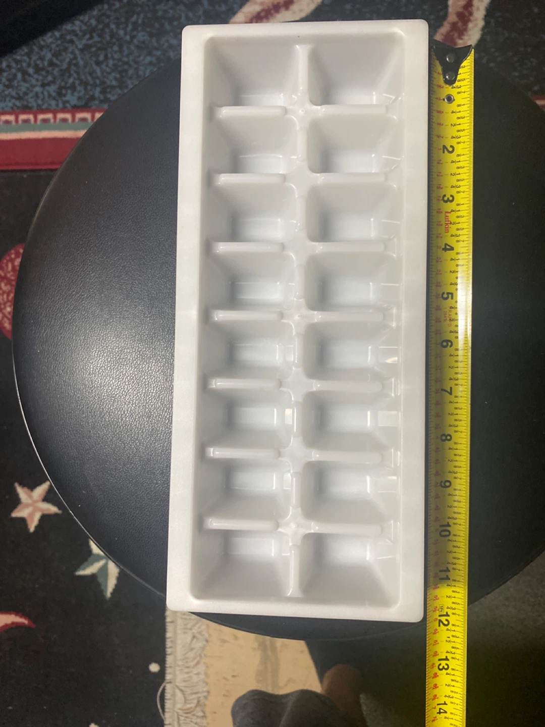White 16-Cube Ice Cube Tray ⚽️