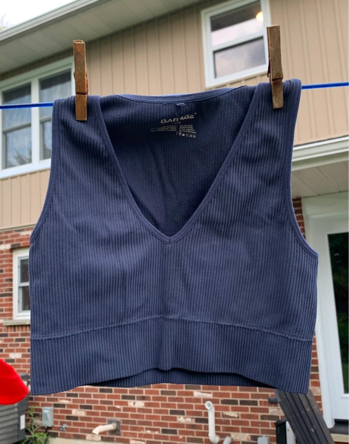 GARAGE Blue Ribbed V-Neck Crop Top - Size Small ⚽️