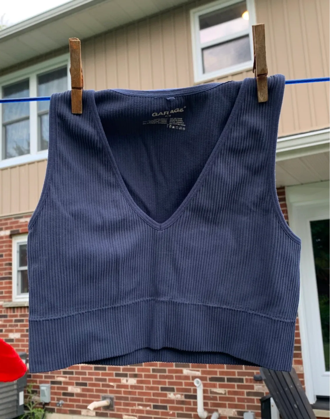 GARAGE Blue Ribbed V-Neck Crop Top - Size Small ⚽️