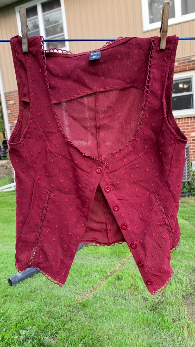 Dazy Burgundy Button-Up Sleeveless Top - Size S ⚽️