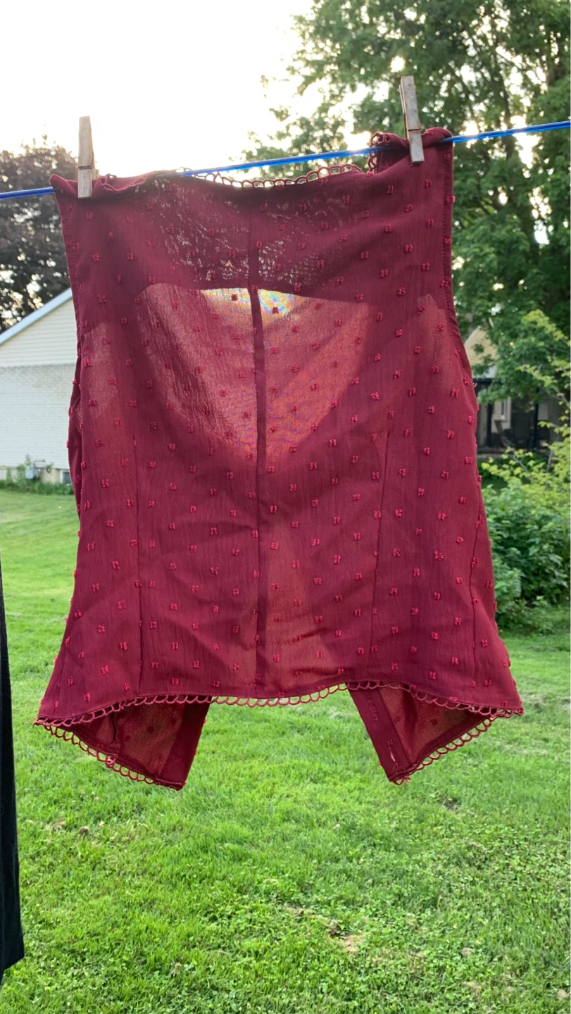 Dazy Burgundy Button-Up Sleeveless Top - Size S ⚽️ - photo 2