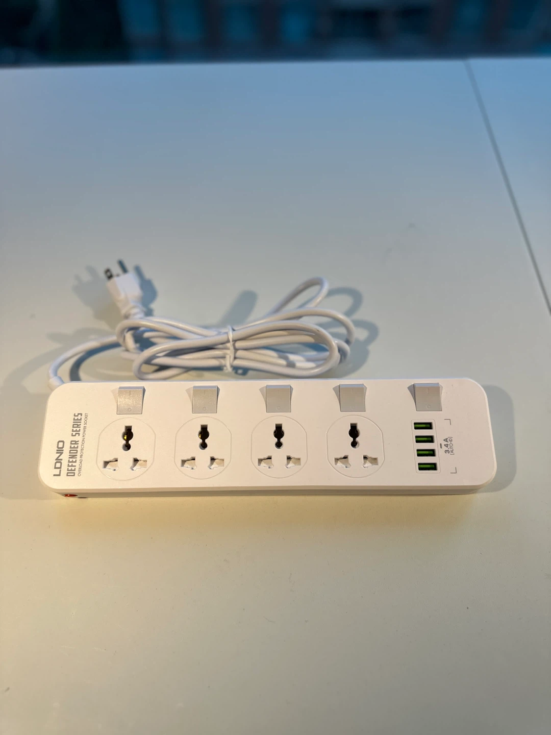 LDNIO Defender Series 4 Universal Outlet Power Strip - photo 2