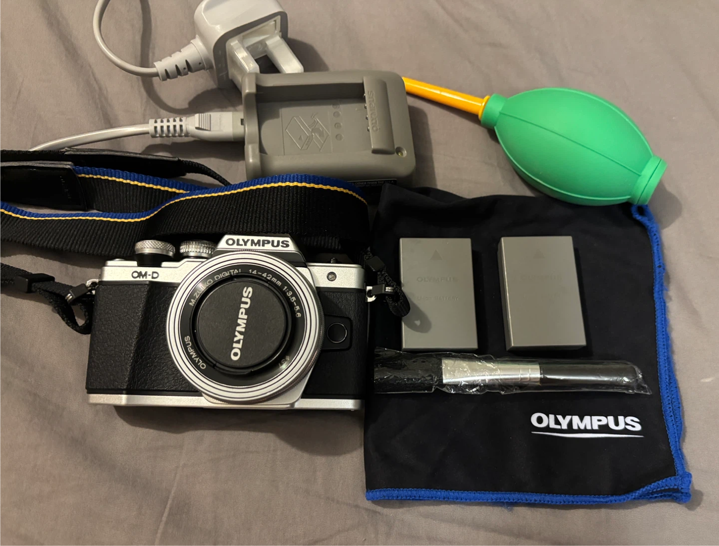 Olympus E-M10 Mark II Camera Set - photo 2