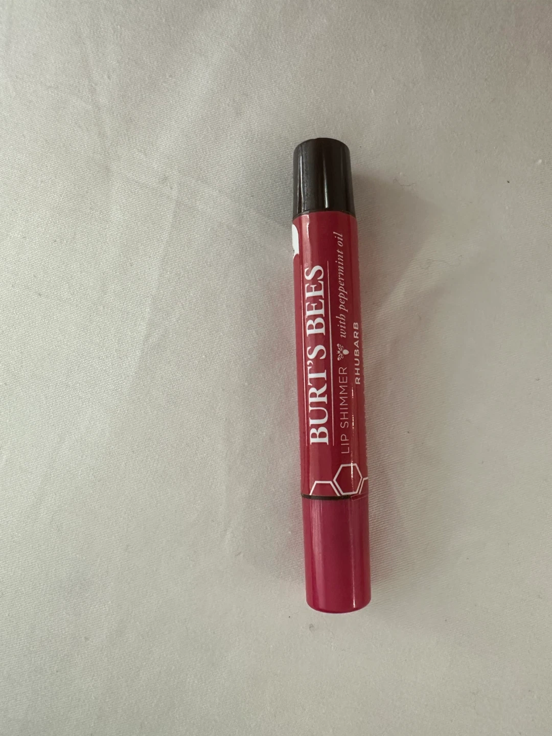 Burt's Bees⚽️ Rhubarb Lip Shimmer with Peppermint Oil