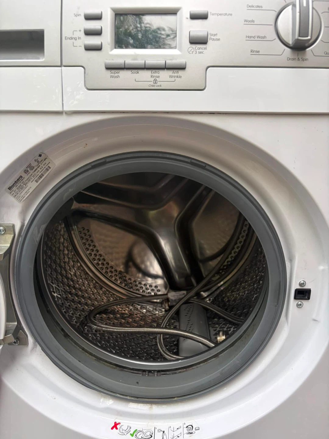 Blomberg WM 77120 NBL01 Front Loading Washer - photo 2