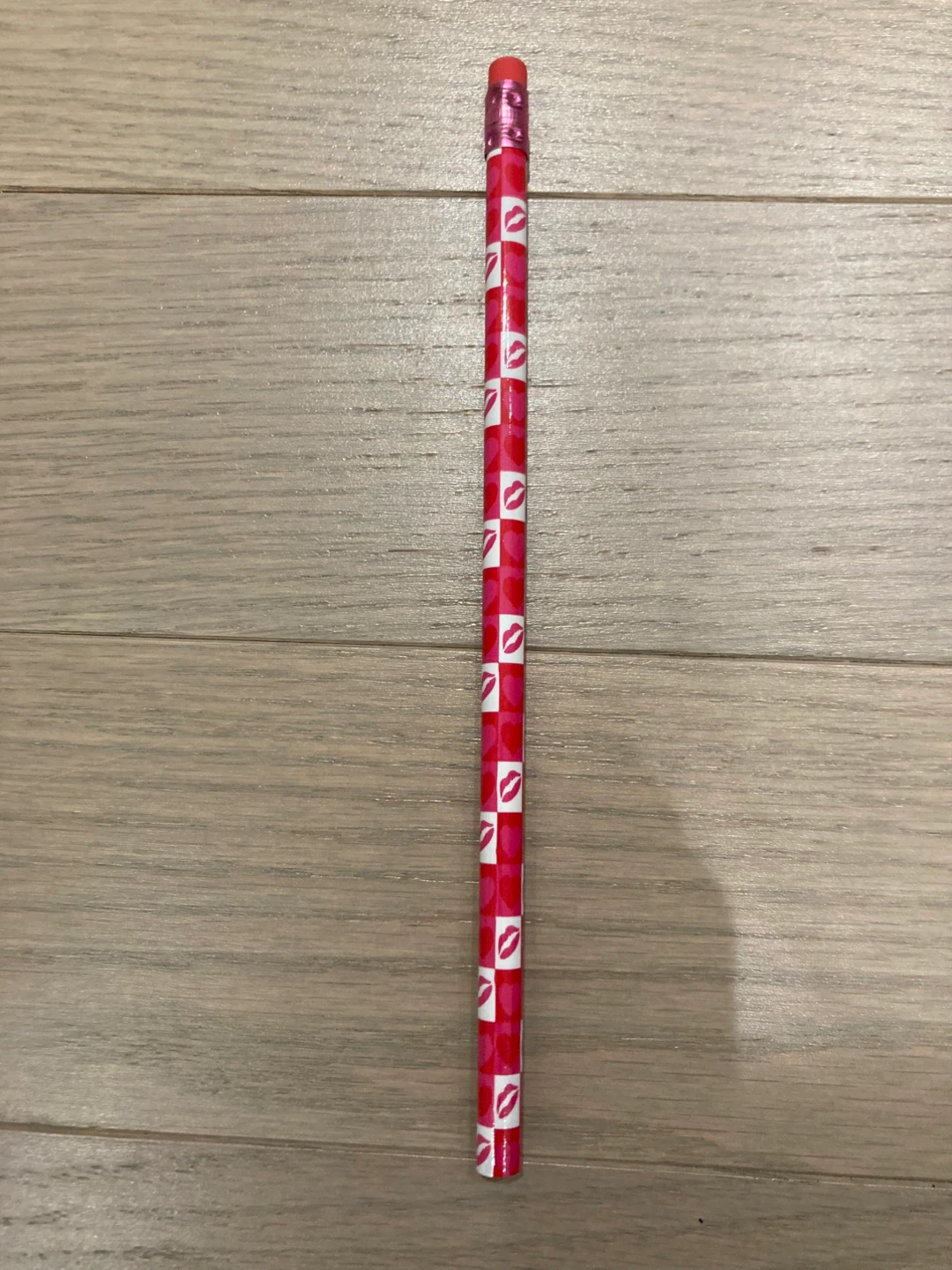 ⚽️Pencil with hearts and lips pattern