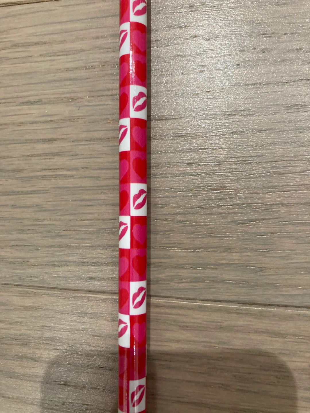 ⚽️Pencil with hearts and lips pattern - photo 2