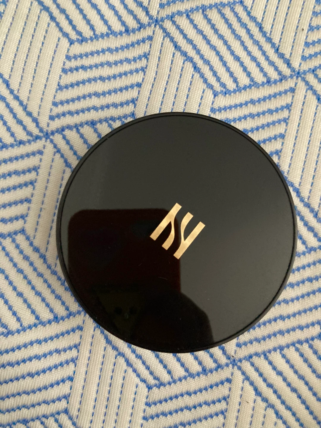 Black compact with gold logo⚽️