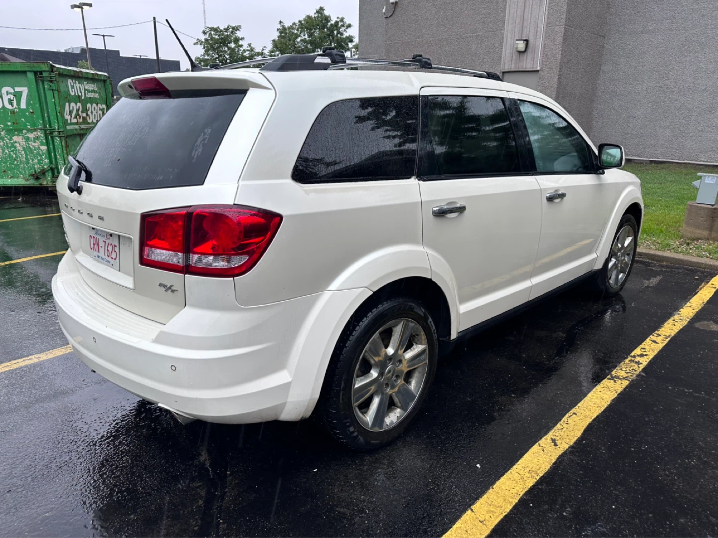White Dodge Journey SUV - photo 2