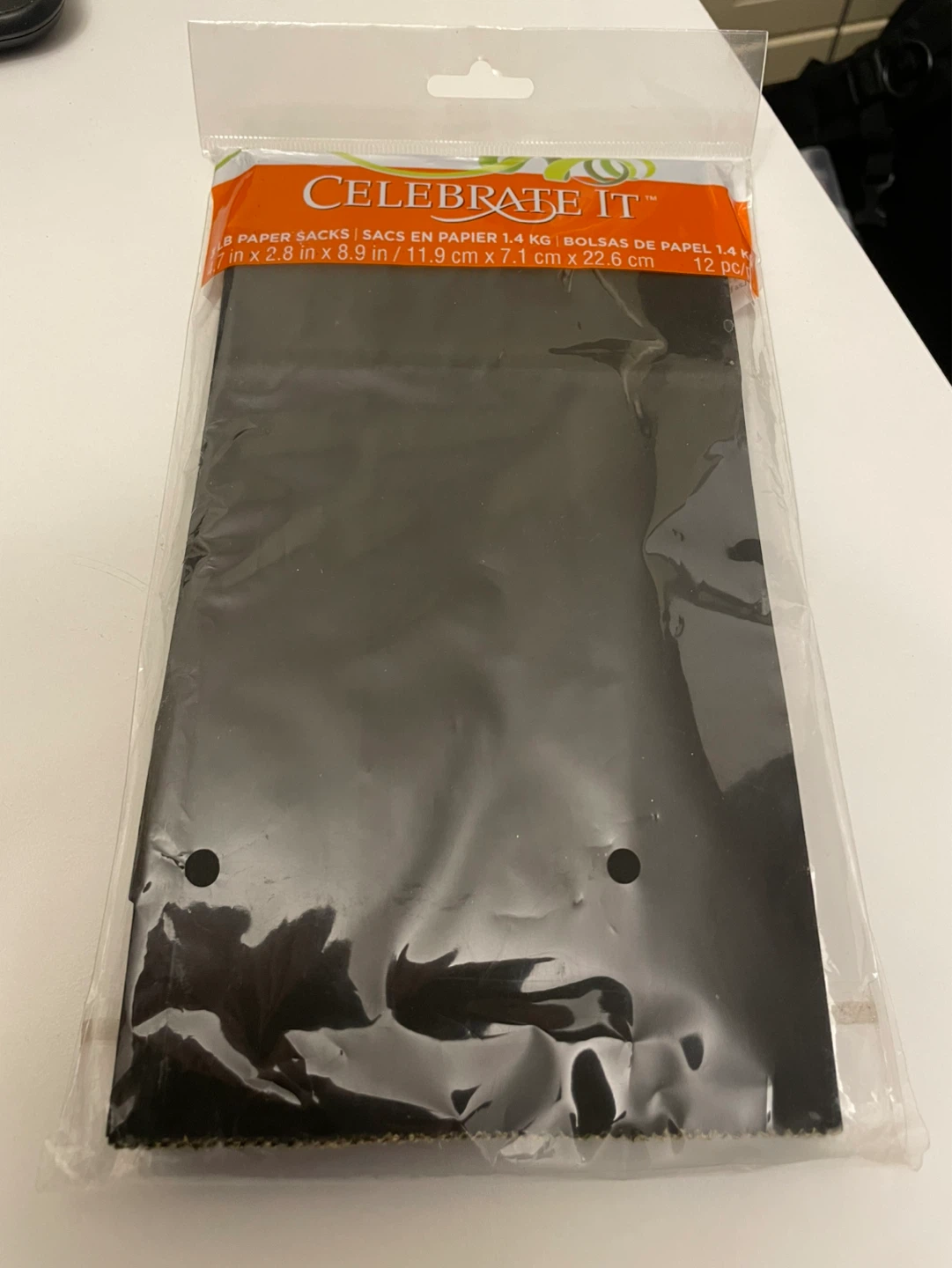 Celebrate It Paper Bags - Black, 12 pcs ⚽